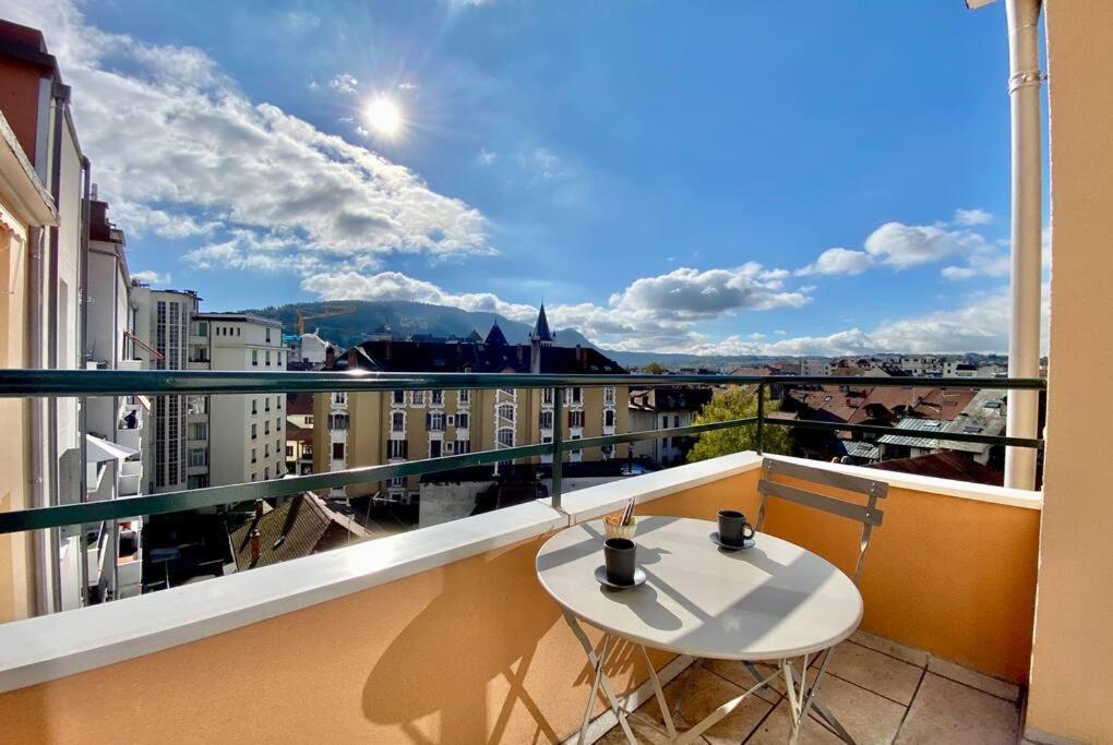 アヌシーToit-Terrasse Traversant Plein Centre 100M Du Lacアパートメント エクステリア 写真